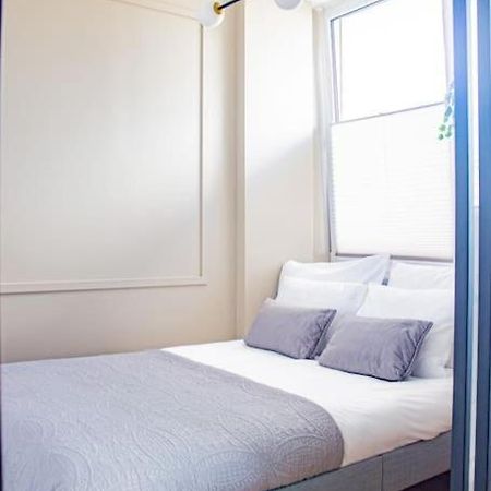 Central Apartment With Balcony And Views, Old Town, Metro Varsóvia Exterior foto