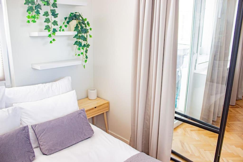 Central Apartment With Balcony And Views, Old Town, Metro Varsóvia Exterior foto